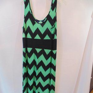 Just Love Maxi Dress green/black Chevron 1x w/flaw